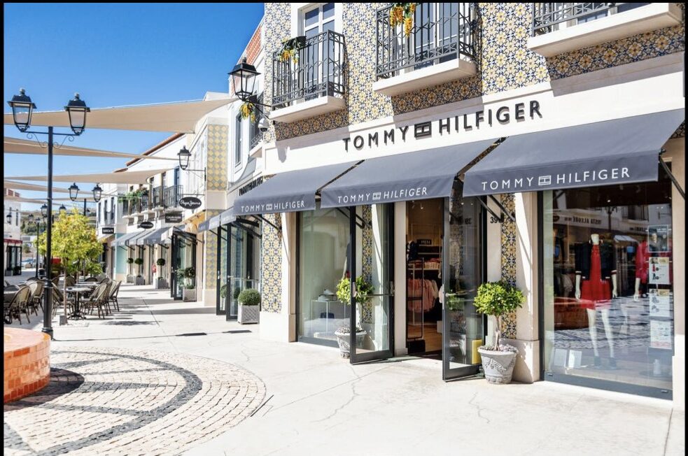 E se os Centros Comerciais não Imitassem a Cidade, mas a Construíssem?